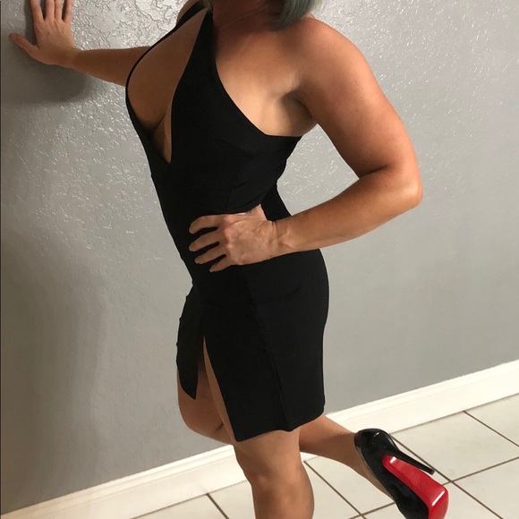 Hello everyone, please check out my closet - Picture 5 of 6